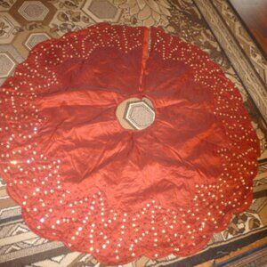 Kim Seybert Embellished Lattice Tree Skirt - Burgundy, Hand-Beaded (retail $858)